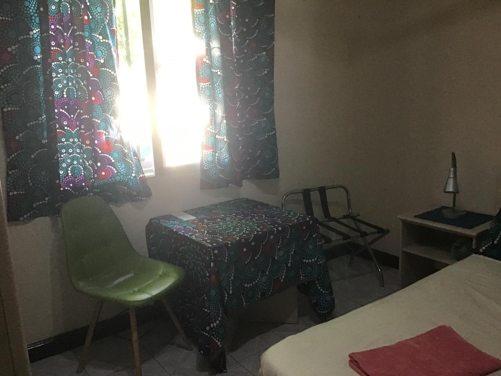 Anns Guesthouse Bakaugambia Exteriér fotografie