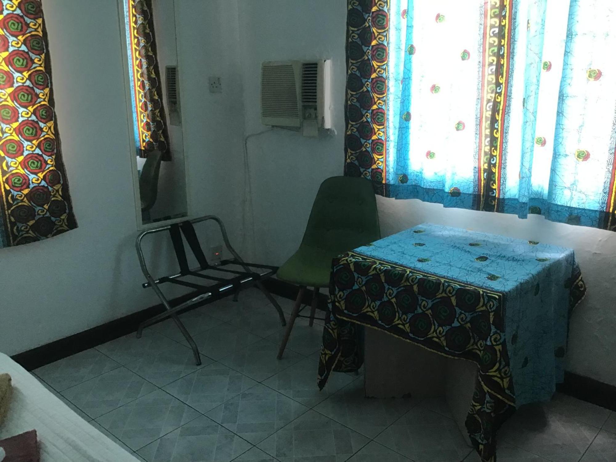 Anns Guesthouse Bakaugambia Exteriér fotografie
