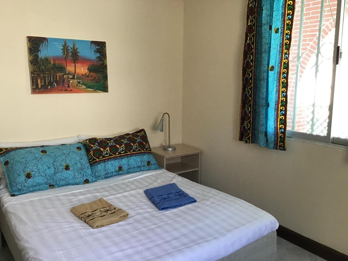 Anns Guesthouse Bakaugambia Exteriér fotografie